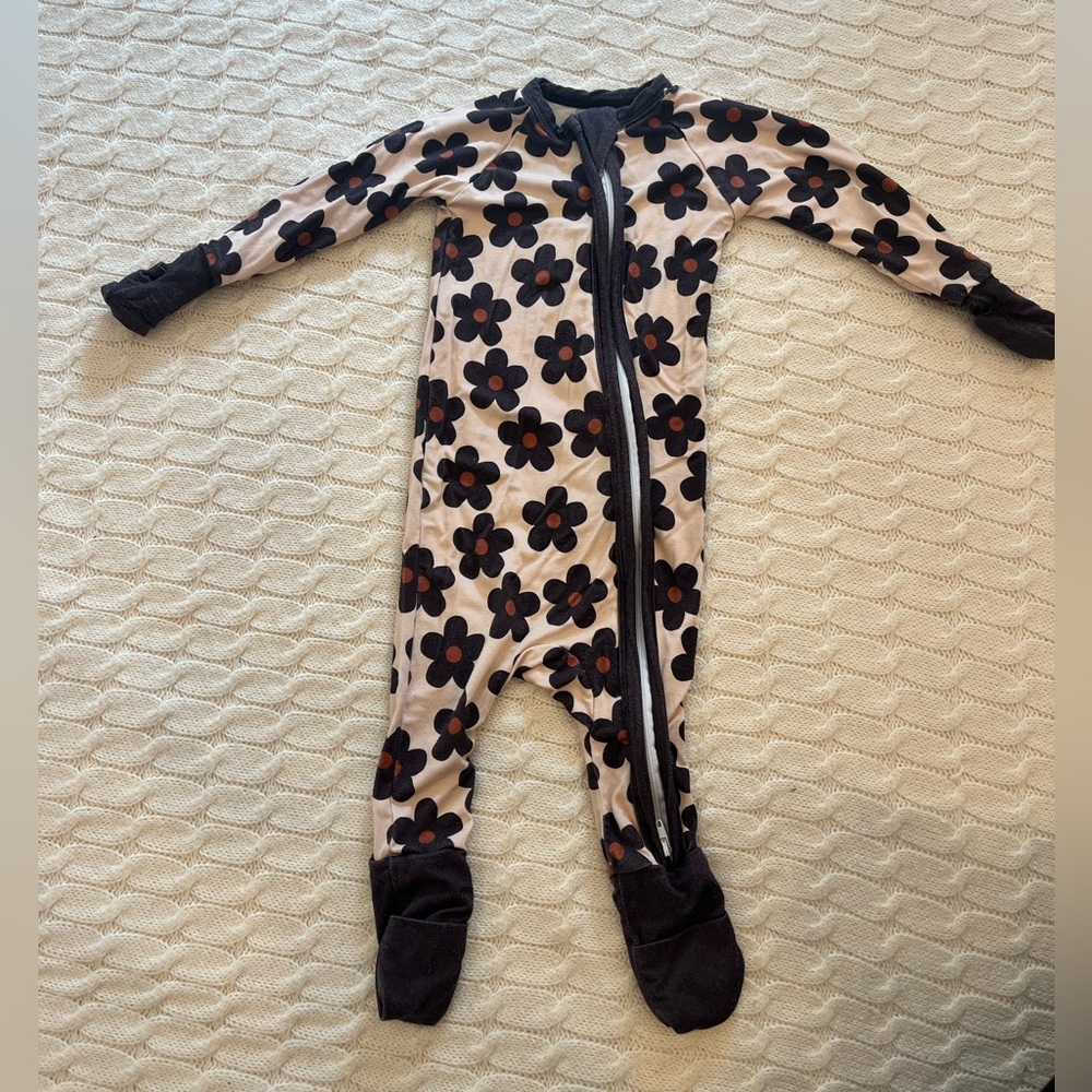 Tiny Tots onesie zip